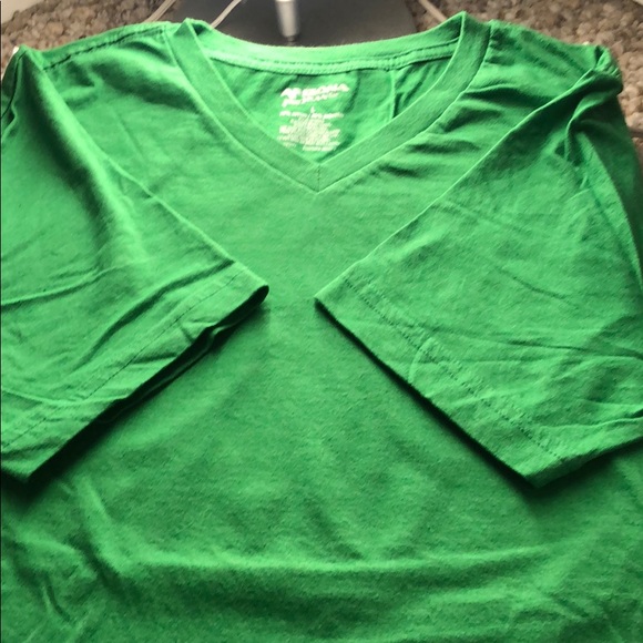 Arizona Jeans Co. V-Neck Shirt - Picture 2 of 3